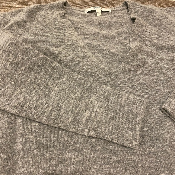 Guess V-neck sweater S - Picture 2 of 4
